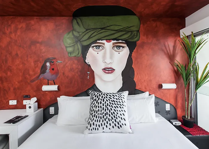 Majestic Minima Hotel