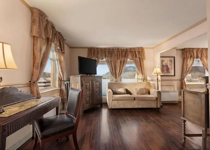 The Plaza Hotel Downtown, Trademark Collection By Wyndham