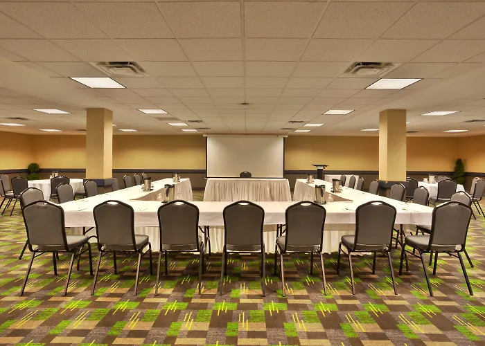 Holiday Inn Express Winnipeg Airport - Polo Park By Ihg