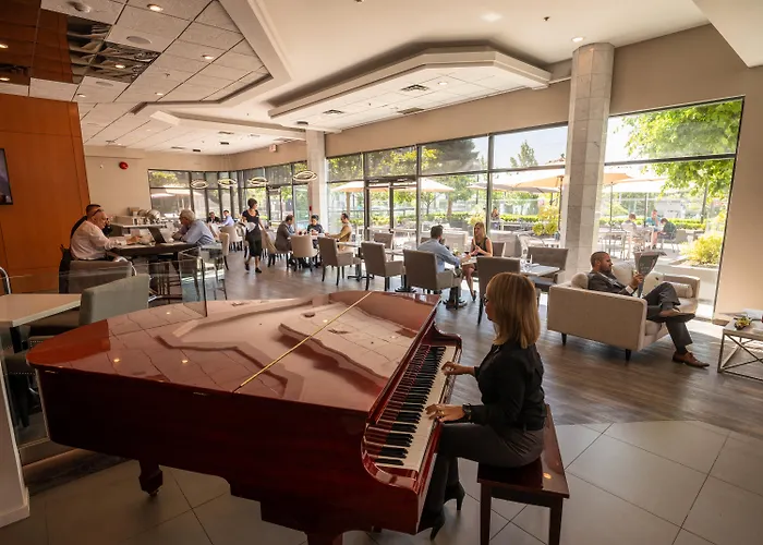 Executive Suites Hotel & Conference Center, Metro Vancouver