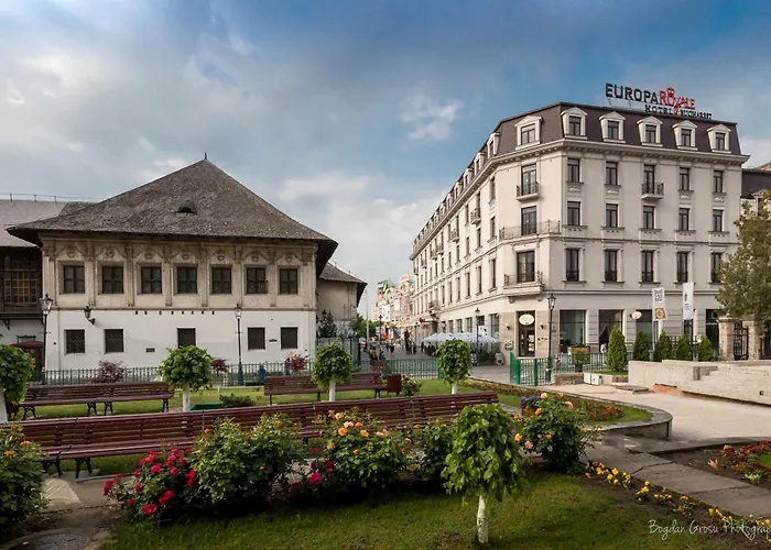 Dor Bucharest, Curio Collection By Hilton