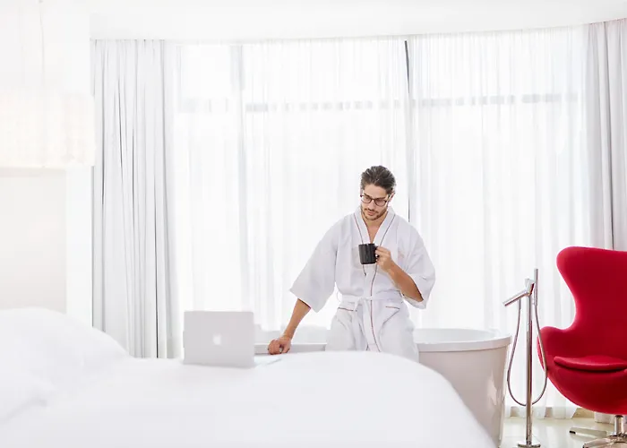 Le Parc Hotel, Beyond Stars