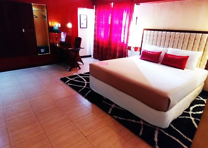 Dulcinea Hotel And Suites