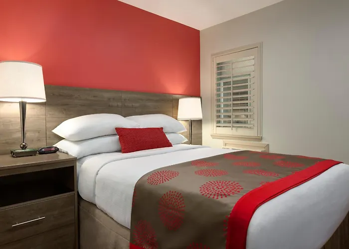 Ramada By Wyndham Oakland Downtown City Center