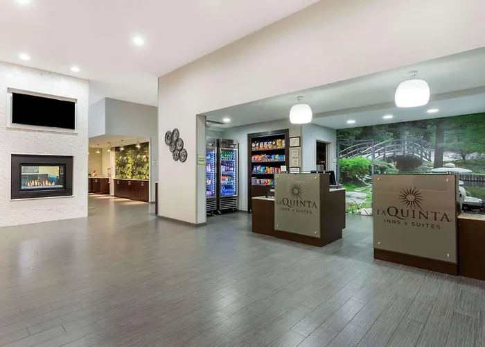 La Quinta By Wyndham Rockford