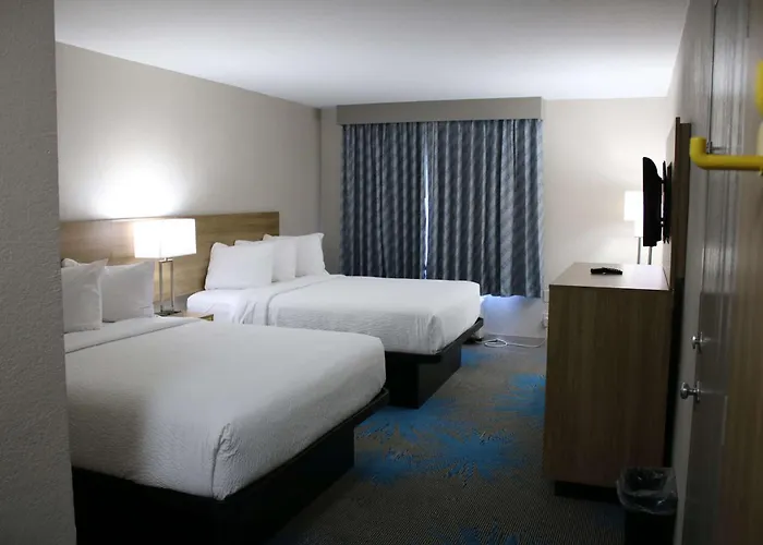 Days Inn By Wyndham Waco University Area