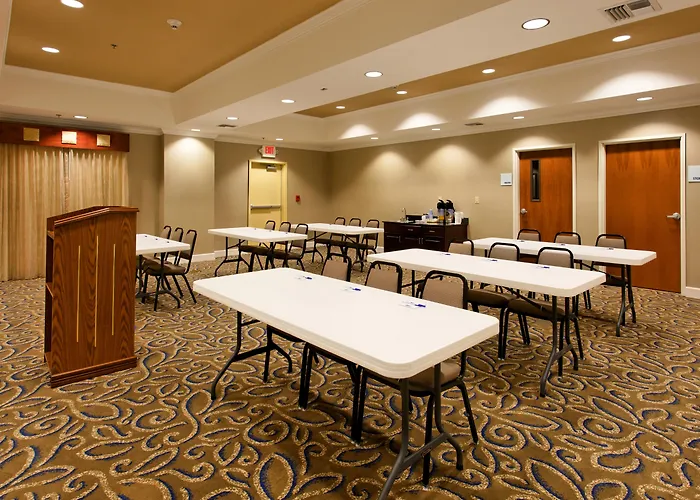 Holiday Inn Express - Andalusia By Ihg