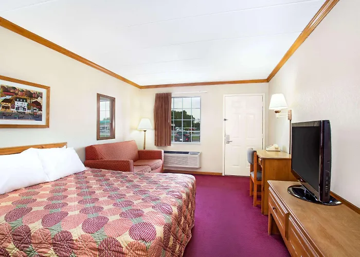 Days Inn By Wyndham Auburn