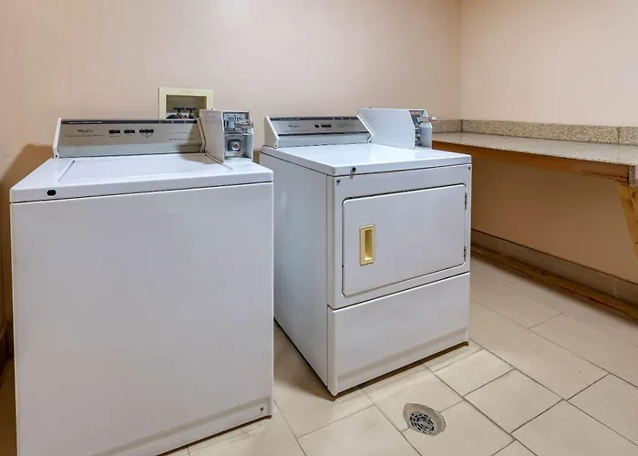 Comfort Inn & Suites Lincoln I-20