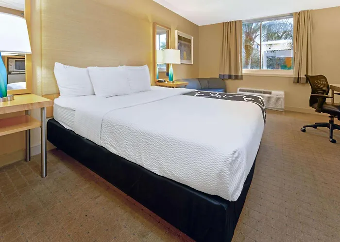 La Quinta By Wyndham Coral Springs South