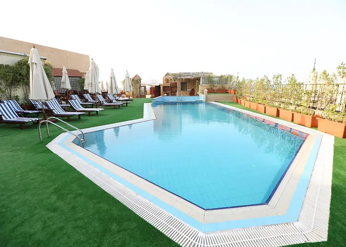 Cherry Maryski Hotel