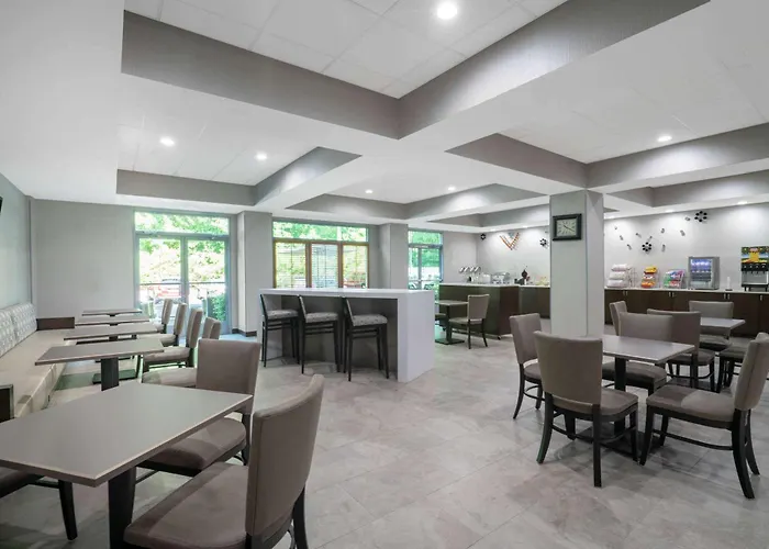 Wingate By Wyndham Charlotte Airport