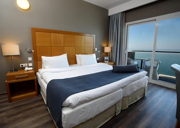 Golden Star City Resort