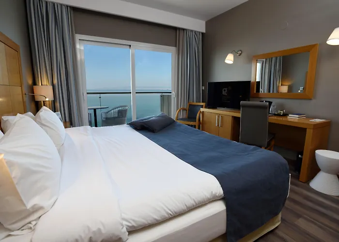 Golden Star City Resort