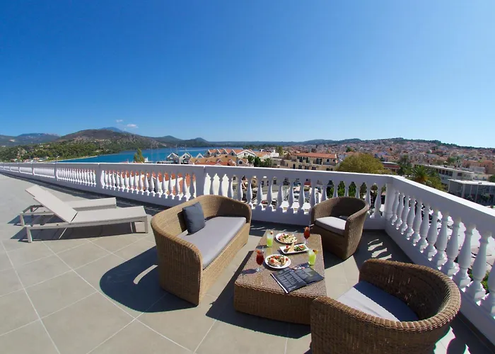 Aenos Hotel