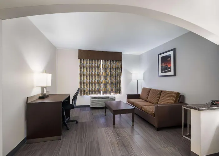 Quality Inn & Suites Huntsville Research Park Area