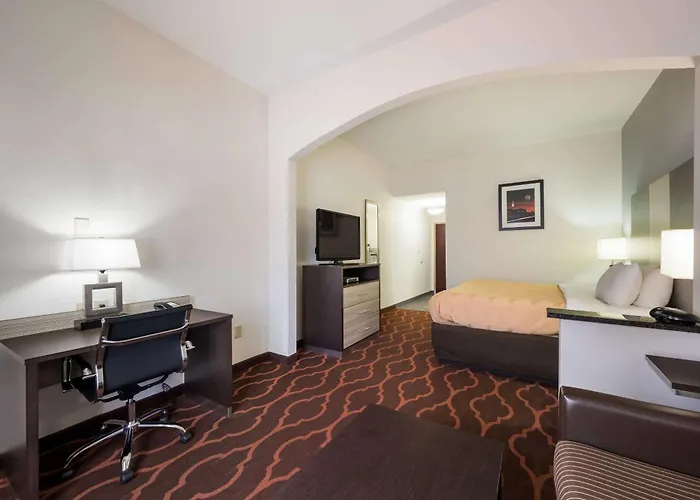 Quality Inn & Suites Huntsville Research Park Area
