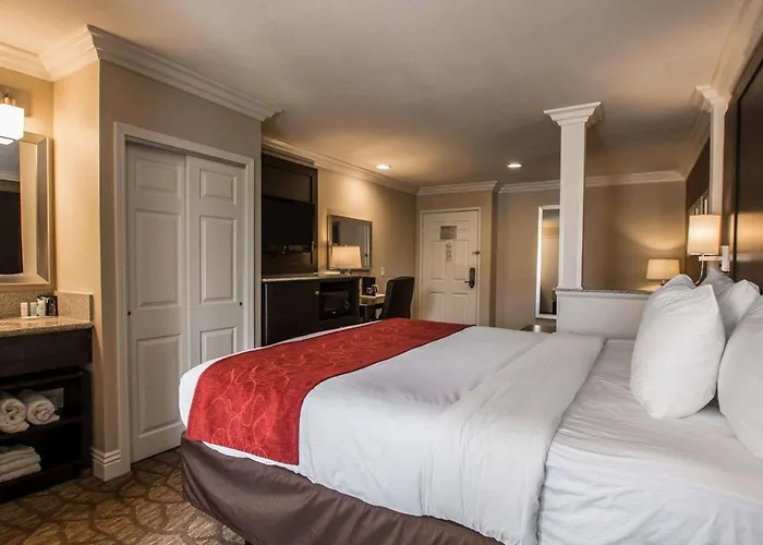 Comfort Suites San Clemente Beach
