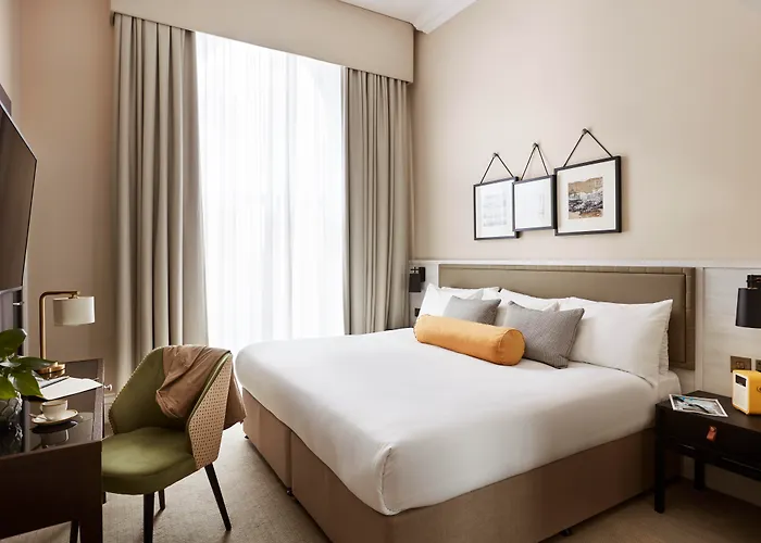 The Clermont London, Victoria