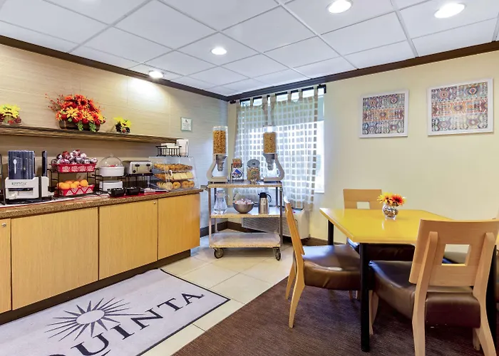 La Quinta By Wyndham Miami Cutler Bay