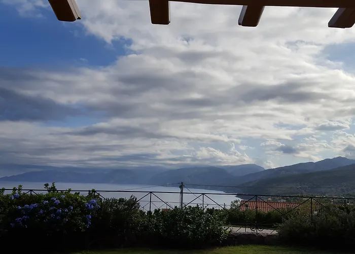 Hotel Villa Gustui Maris