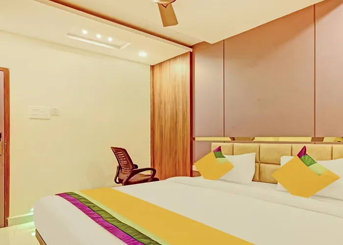 Itsy Hotels Sri Sai Grand Inn Near Mg Road & Pvp Mall