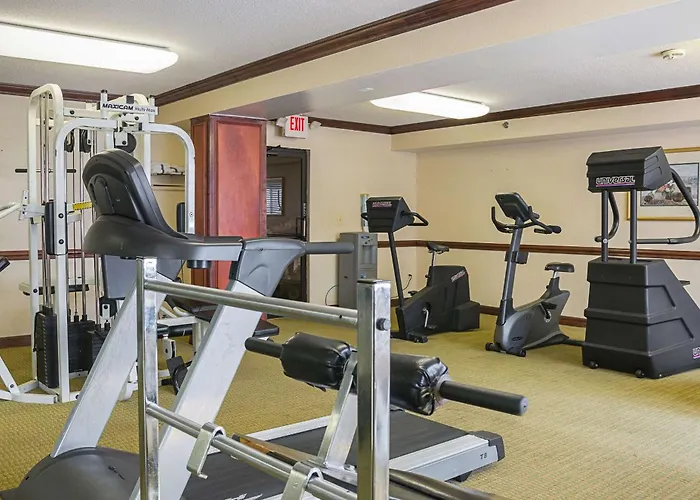 Quality Inn & Suites Detroit Metro Airport