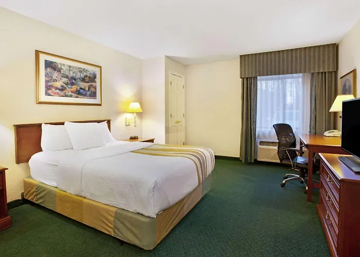 La Quinta Inn By Wyndham Detroit Canton