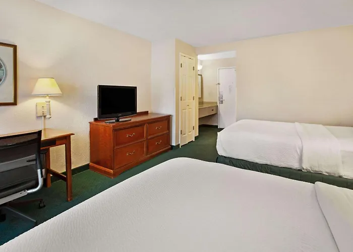La Quinta Inn By Wyndham Detroit Canton