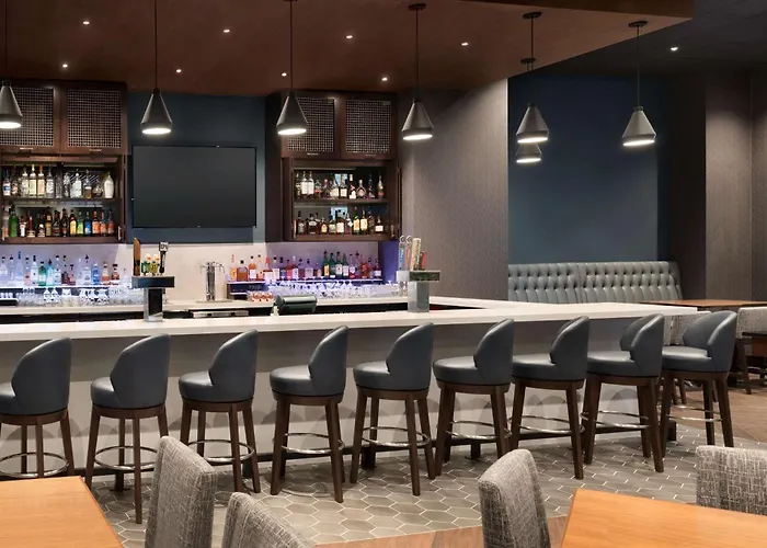 Embassy Suites By Hilton Chicago Lombard