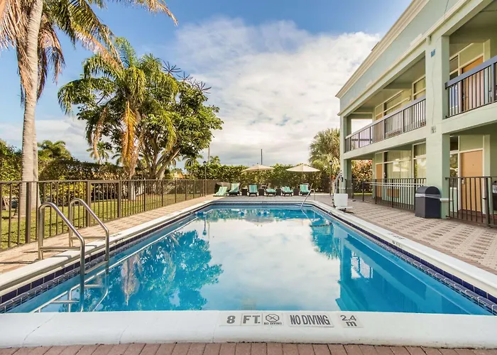 Boca By The Sea Hotel