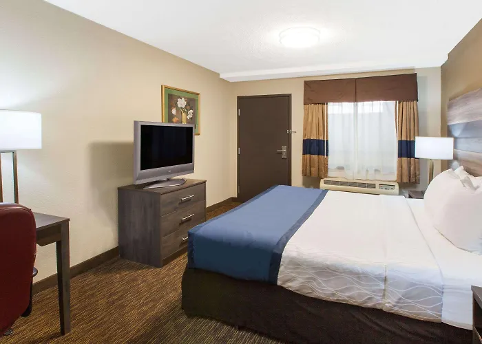 Baymont By Wyndham Downtown Detroit
