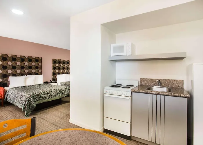 Arya Blu Inn And Suites