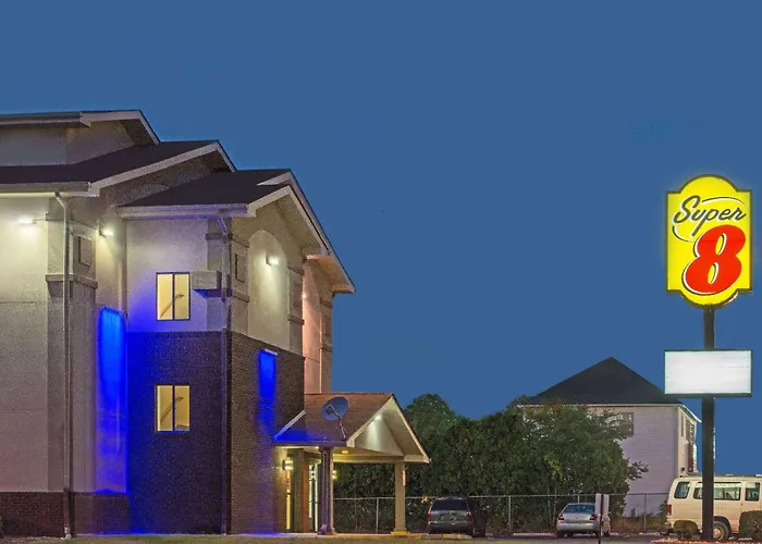 Super 8 By Wyndham New Castle