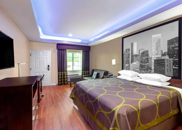 Super 8 By Wyndham Houston Northwest Cypress
