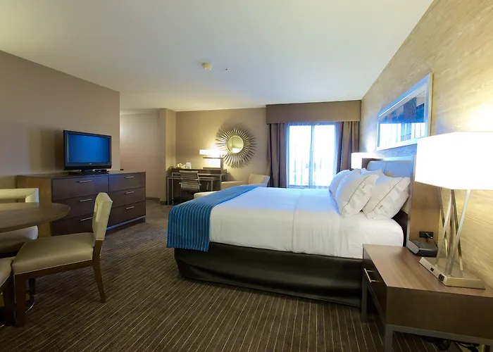 Holiday Inn Express Fargo - West Acres By Ihg