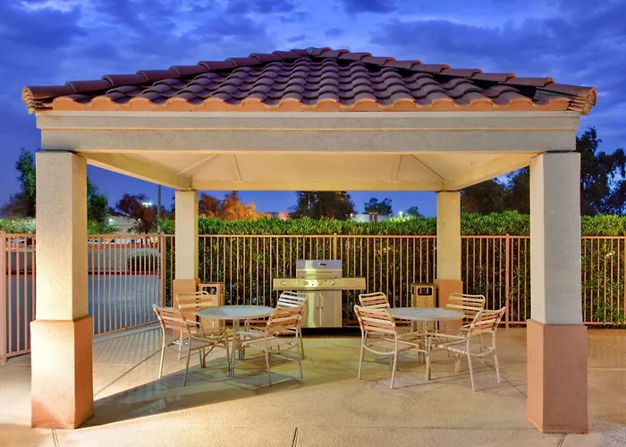 Sonesta Simply Suites Phoenix Tempe