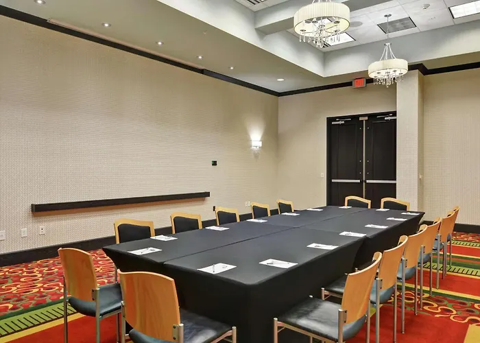 Hampton Inn & Suites Crabtree