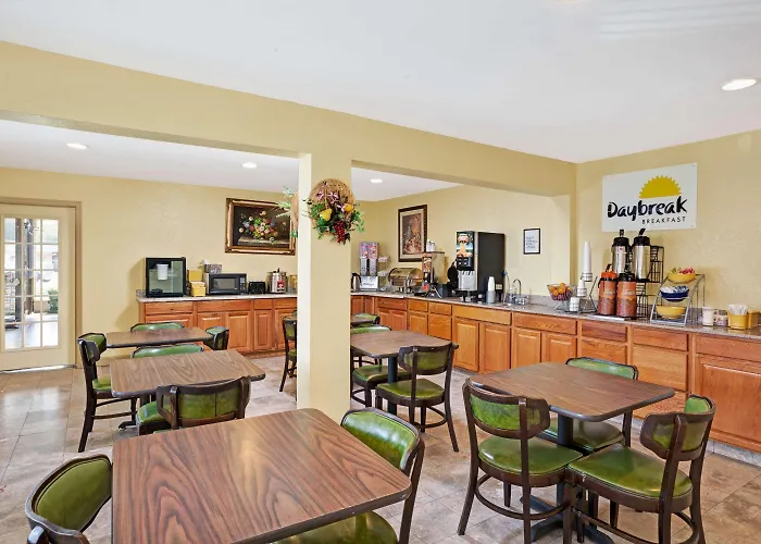 Days Inn By Wyndham Newport News