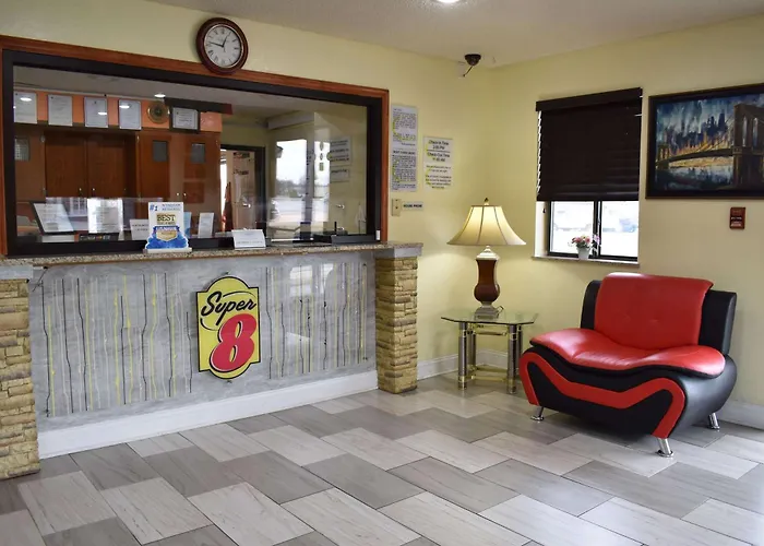 Super 8 By Wyndham Newport News/Jefferson Ave.