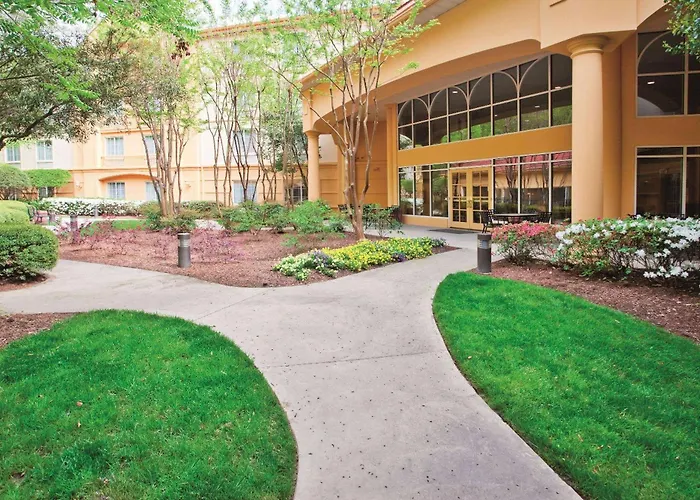 La Quinta Inn & Suites By Wyndham University Area Chapel Hill