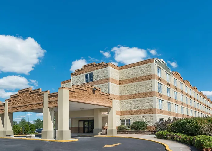 Comfort Inn & Suites Pottstown Eastern Gateway