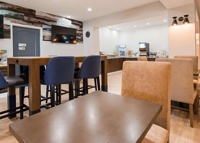 Best Western Plus New Barstow Inn & Suites