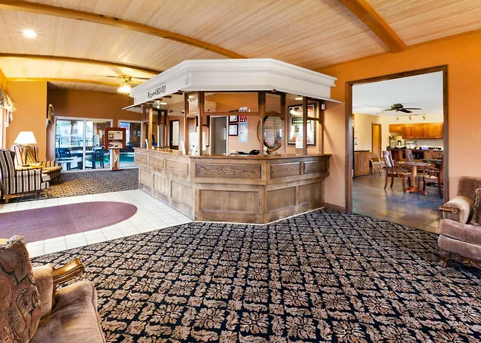 Ramada By Wyndham Mackinaw City Waterfront