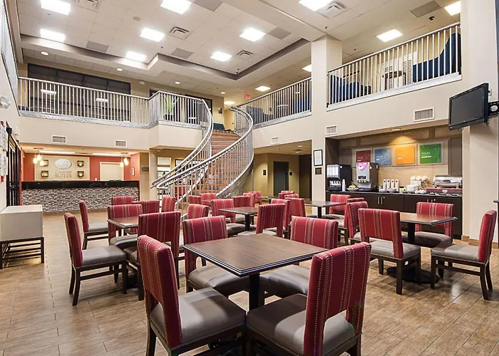 Comfort Suites Beachside