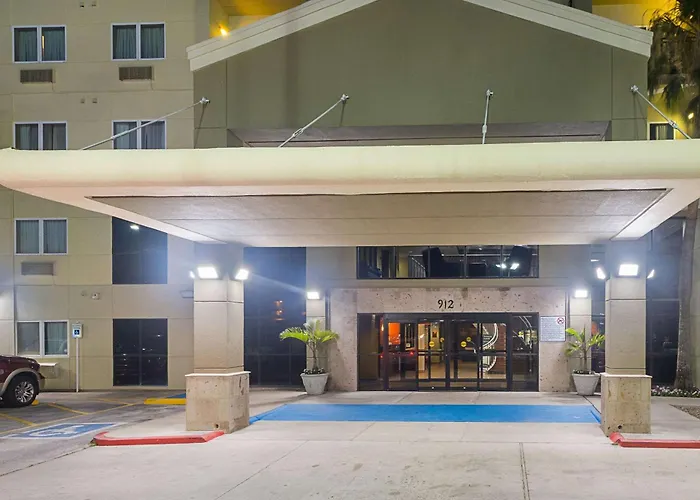 Comfort Suites Beachside