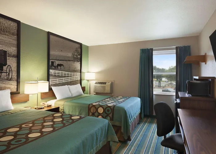 Super 8 By Wyndham Tuscola