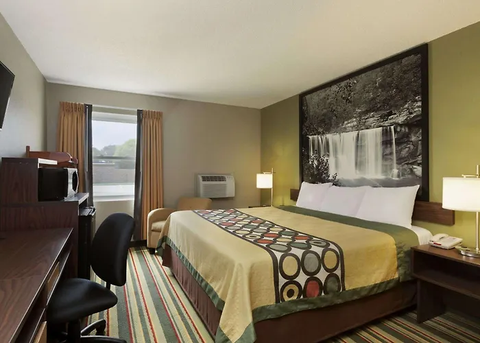 Super 8 By Wyndham Tuscola