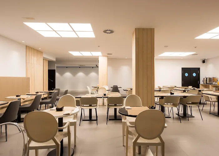 Hotel Airinos 3*