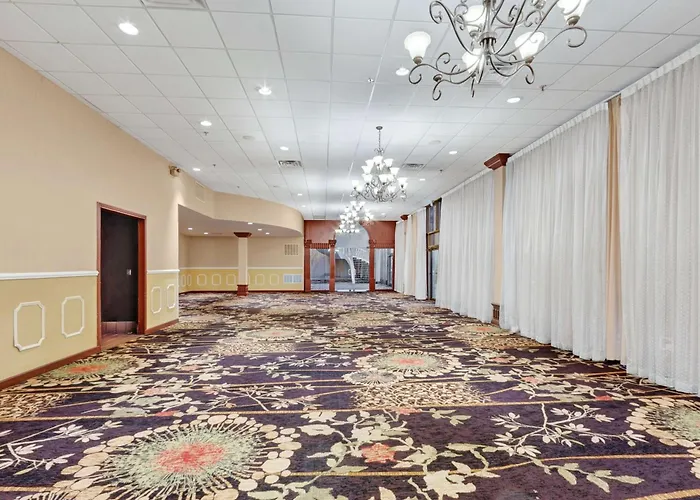 Doubletree By Hilton Charlottesville